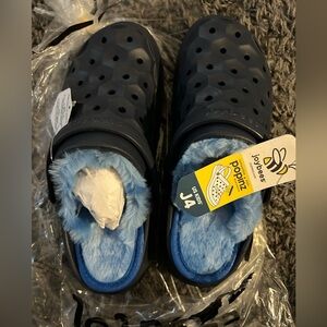 Joybees Girls Blue Clogs with Fuzzy Lining